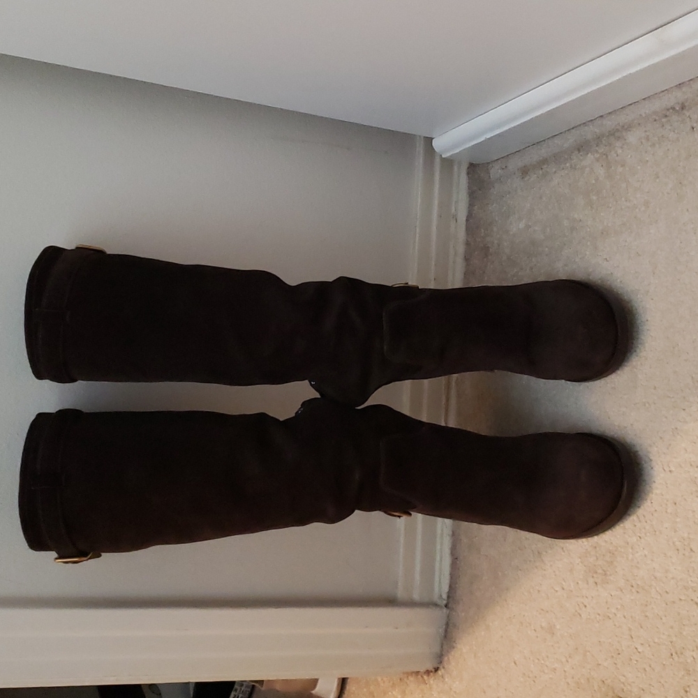 Shoes - Picture 4 of 5